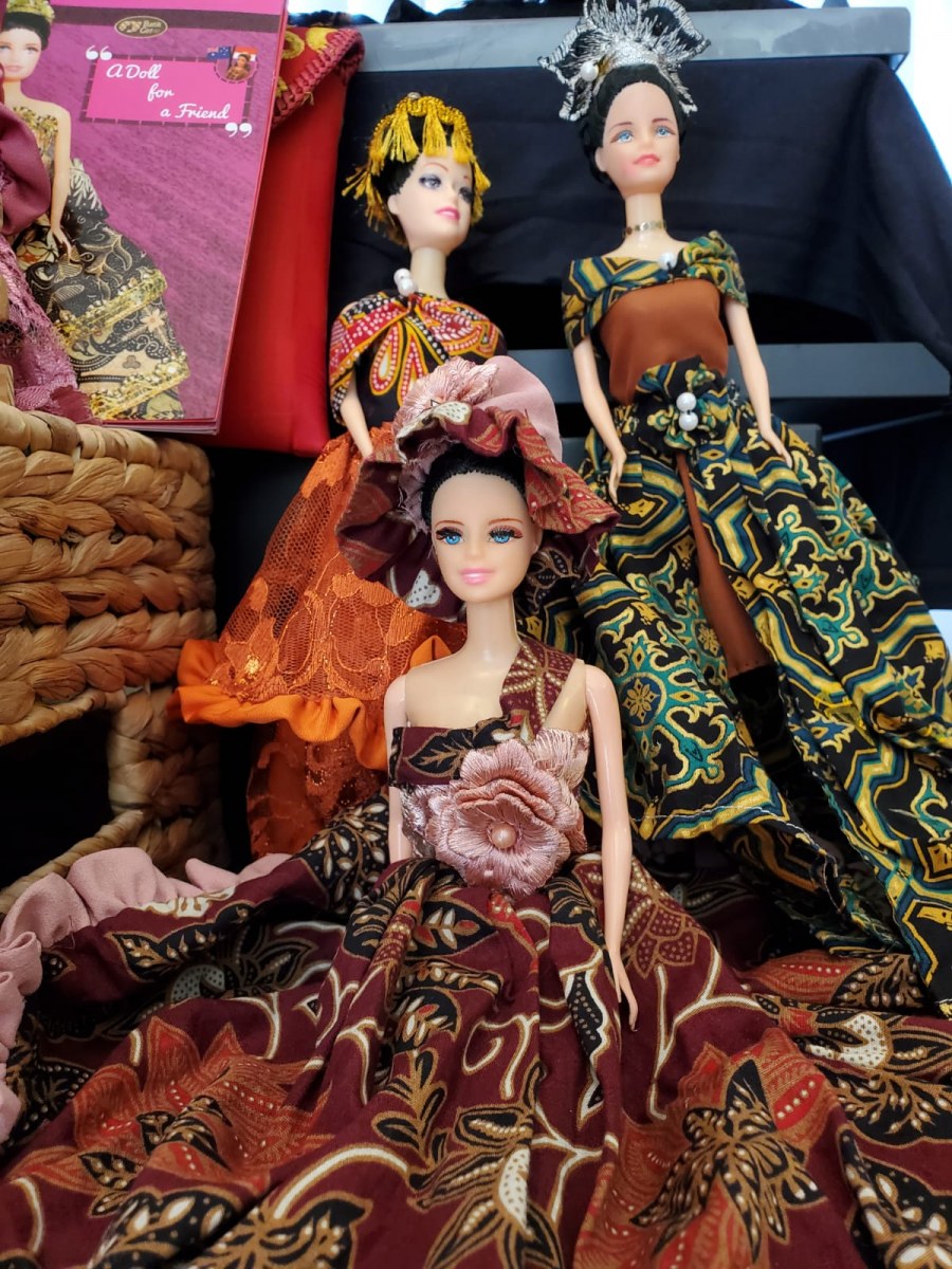 Boneka-Cinderella-dan-batik