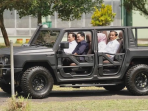 Momen Prabowo menyopiri Presiden Jokowi dan Ibu Iriana serta Erick Thohir saat kunjungan ke PT Pindad Malang.