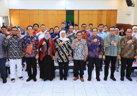Khofifah INDEF School of Political Economy (ISPE)
