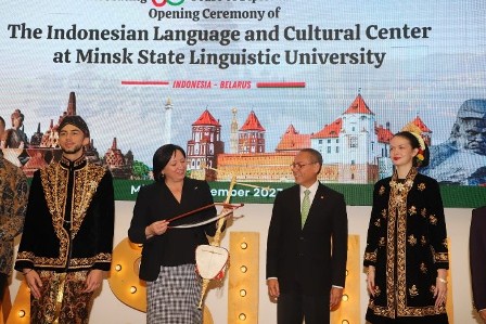 Minsk Belarus, Rebab Hibah dari KBRI Moskow