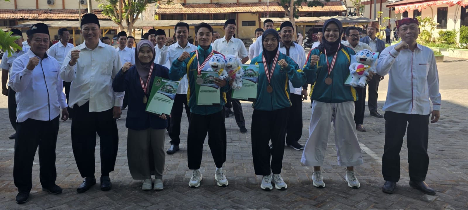 Para mahasiswa IAIN Madura juara Porsi Jawara yang digelar Universitas Islam Negeri Kiai Ahmad Siddiq Jember.