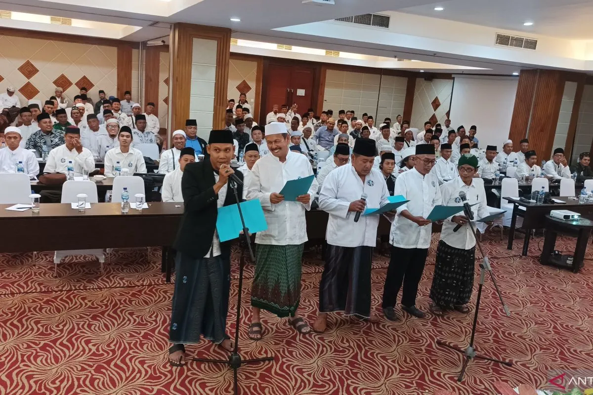 Ratusan kiai kampung se-Jatim komitmen menangkan Prabowo-Gibran.