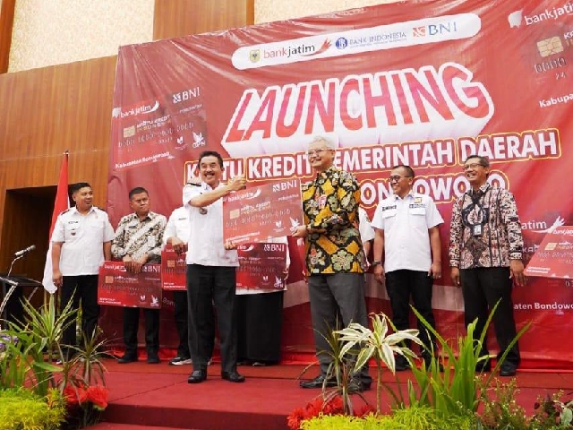 Bank Jatim mengenalkan Kartu Kredit Pemerintah Daerah (KKPD) di lingkungan Pemkab Bondowoso