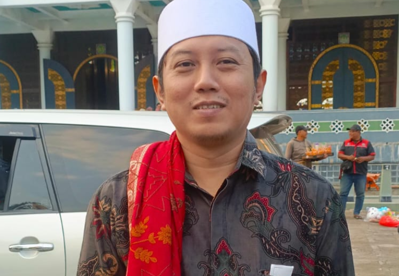 - Pengasuh Pondok Pesantren Nur Nuhammad Surabaya, KH Mas Muhammad Maftuh atau yang akrab disapa Gus Maftuh