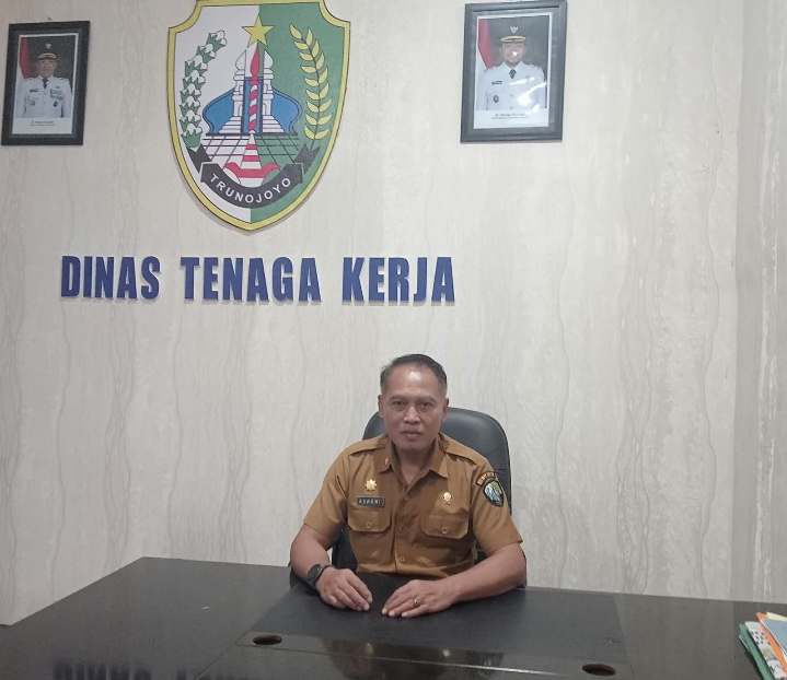 Kepala Disnaker Sampang, Asroni, S.Sos., M.Si.