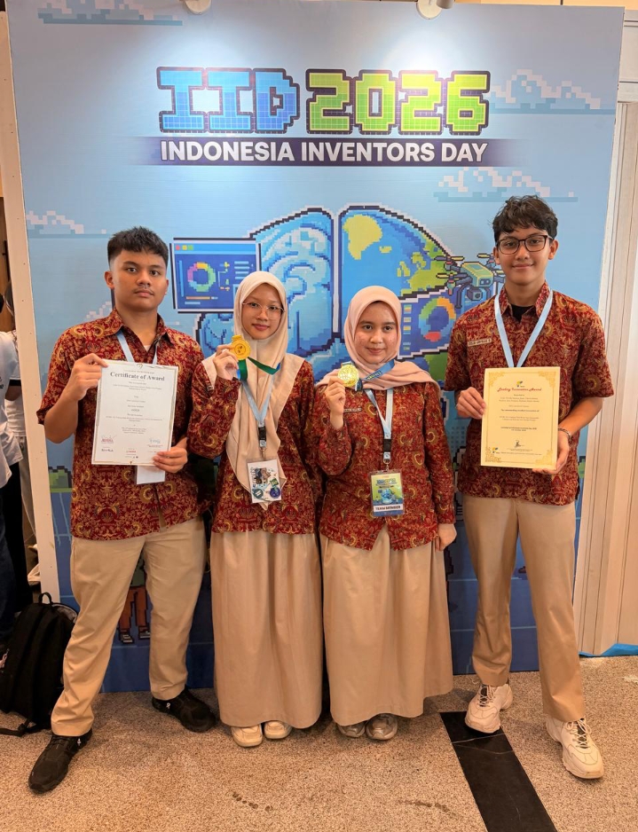 Empat siswa SMA Labschool Cibubur, Jakarta, meraih medali emas dalam ajang Indonesia Inventors Day (IID) 2026. Pengumuman pemenang disampaikan pada Selasa (6/10/2026).